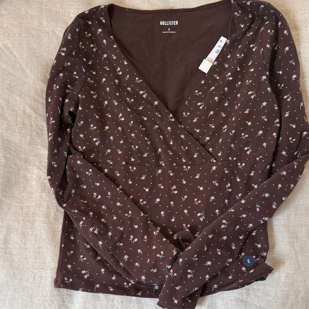 Hollister Women's Dark Brown Floral Long Sleeve Top